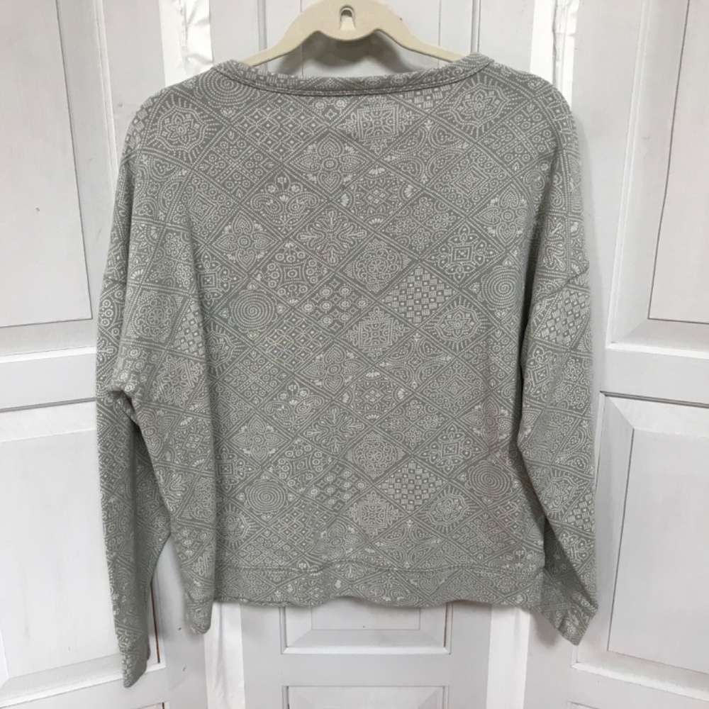 Lucky Brand Sage Green and Cream Long Sleeve Cotton Top - Picture 14 of 16